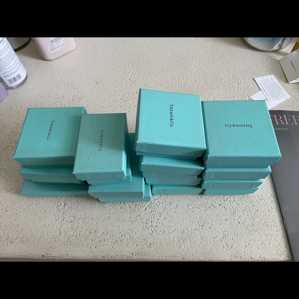 16 used boxes of various sizes